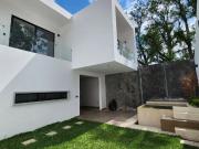 MODERNA CASA NUEVA EN VENTA EN PRIVADA CON VIGILANCIA