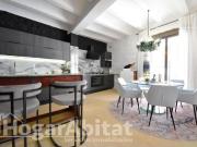 MODERNA CASA REFORMADA CON PATIO, BALCÓN, TERRAZA Y TRASTERO