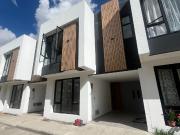 MODERNA CASA VIP DE VENTA, Sector Ricaurte Colegio...