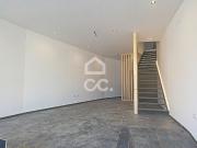 Moderna comercial para venda ou arrendamento no Santo...