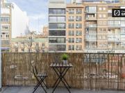 Moderna habitación en alquiler en apartamento de 8...