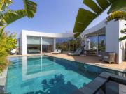 Moderna moradia T3+1 com piscina à venda em Lagos