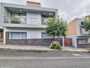 Charmosa Moradia, em Ponta Delgada