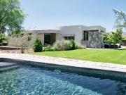 Moderna, orilla cancha de golf, Las Brisas de Chicureo