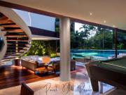 Moderna residencia con amplios espacios, salon, terraza,...