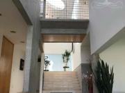 ¡MODERNA RESIDENCIA DE CONCRETO, ATEMPORAL EN LOMA DE...