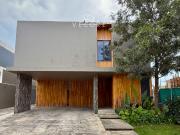 MODERNA RESIDENCIA EN VENTA, ZONA DE ALTA PLUSVALÍA,...