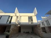 Moderna Residencia en Zona de Alta Plusvalía, Benito...