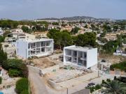Moderna villa de obra nueva a 500 m de la playa, en...