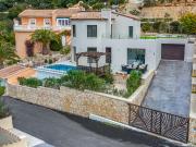 Moderna villa reformada de 4 dormitorios con vistas al...