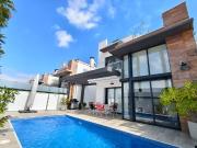 Moderna villa situada en Lomas de Cabo Roig Orihuela...