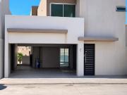 Moderna y amplia casa en San Agustín