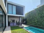 Moderna y exclusiva casa independiente Rinconada del Lago