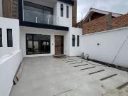 MODERNAS CASAS CON AREA VERDE EN VENTA, Sector Ricaurte...