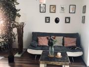 Moderne 1 Zimmer Wohnung im ersten Stockmit Balkon in...