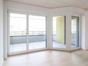 Moderne 2.5 Zimmer Attikawohnung mit Weitblick in...