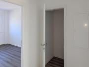 Moderne 2 Raum Wohnung mit Aufzug, Balkon und Dusche