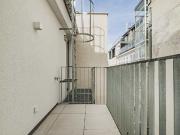Moderne 2 Zimmer Dachgeschosswohnung mit Balkon in...