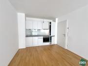 Moderne 2 Zimmer DG Wohnung mit sehr guter Anbindung