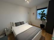 Moderne 2 Zimmer Wohnung mit Balkon nahe U1 Moderne 2 Zimmer Wohnung mit Balkon nahe U1