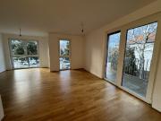 MODERNE 2 ZIMMER WOHNUNG MIT BALKON UND MÖBLIERTE KÜCHE...