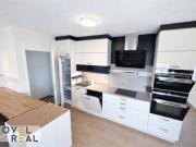 Moderne 2 Zimmer Wohnung mit Loggia im Sky Tower am...