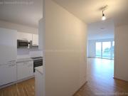 moderne 2 Zimmer Wohnung nahe Schlosspark große Loggia...