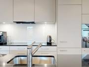 moderne 3.5 Zimmerwohnung mit eigenem Waschturm und Carport