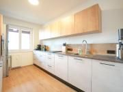 Moderne 3 Zi Wohnung mit Loggia, Garage & Einbauküche in...