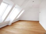 Moderne 3 Zimmer DG Wohnung zwei Außenflächen und Ausblick Moderne 3 Zimmer DG Wohnung zwei Außenflächen und Ausblick