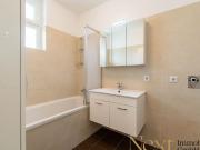 Moderne 3 Zimmer Wohnung mit Balkon und Einbauküche in...