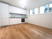 Moderne 3 Zimmer Wohnung mit Freifläche & hochwertiger...