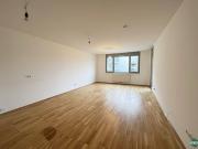 Moderne 3 Zimmer Wohnung mit Loggia nahe Bushaltestelle 31A