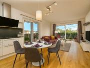 Moderne 3 Zimmer Wohnung mit zwei Terrassen und...