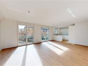 Moderne 4.5 Zimmer Wohnung mit Einstellhallenplatz und...