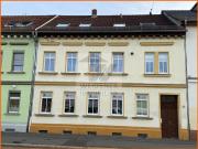 Moderne 4 Raum Wohnung mit Einbauküche, Kaminofen und Balkon