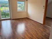 Moderne 4 Zimmer Dachwohnung mit Balkon und Parkplätzen Moderne 4 Zimmer Dachwohnung mit Balkon und Parkplätzen