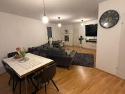 Moderne 4 Zimmer DG Wohnung mit Kühlung und 2 großen...