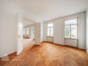 Moderne 4 Zimmer Wohnung in zentraler Lage mit Balkon