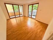 Moderne Balkon Whg im grünen Prenzlauer Kiez! *EBK