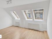 Moderne Dachgeschoss Maisonette mit Galerie und sonniger...