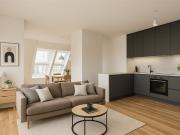 Moderne Dachgeschoss Maisonettewohnung mit Balkon &... Moderne Dachgeschoss Maisonettewohnung mit Balkon &...