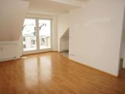 Moderne Dachgeschoss Whg. mit Laminat frei ab 1.1.26