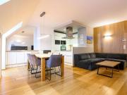 Moderne Dachgeschosswohnung in der Badener Fußgängerzone...