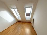 Moderne Dachgeschosswohnung in zentraler Lage