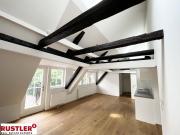 Moderne Dachgeschosswohnung mitten in der Stadt I...