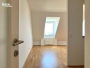 Moderne DG Wohnung perfekte öffentliche Anbindung