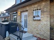 Moderne Doppelhaushälfte mit Garten in...