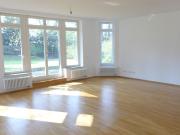 Moderne, ebenerdige Wohnung mit eigenem.