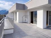 MODERNE, ENSOLEILLÉ & VUE IMPRENABLE